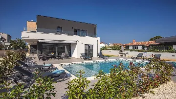 Pula 4-Bedroom Villa with Private Pool & Kids Play