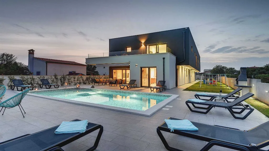 Pula 4-Bedroom Villa with Private Pool & Kids Play