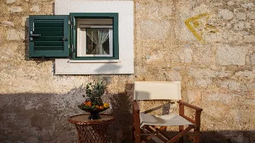 Traditional Stone Villa with Heated Pool in Donje Selo