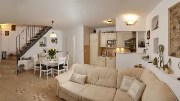 Traditional Stone Villa with Heated Pool in Donje Selo