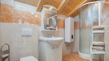 Traditional Stone Villa with Heated Pool in Donje Selo