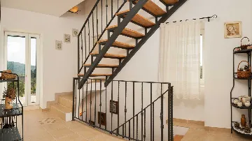 Traditional Stone Villa with Heated Pool in Donje Selo