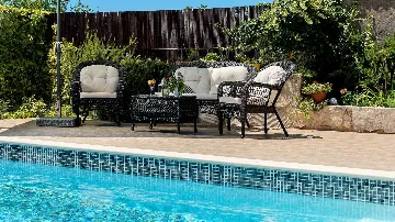 Traditional Stone Villa with Heated Pool in Donje Selo