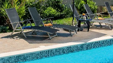 Traditional Stone Villa with Heated Pool in Donje Selo