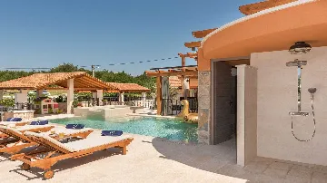 3-Bedroom Villa for 6 Guests in Skradin