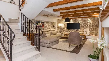 3-Bedroom Villa for 6 Guests in Skradin