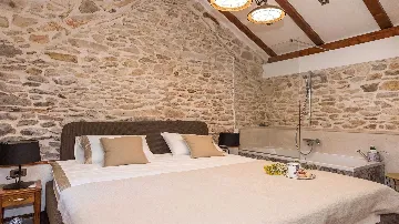 3-Bedroom Villa for 6 Guests in Skradin