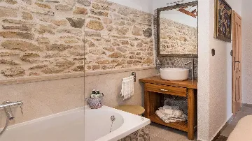 3-Bedroom Villa for 6 Guests in Skradin