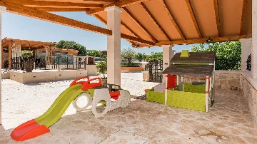 3-Bedroom Villa for 6 Guests in Skradin