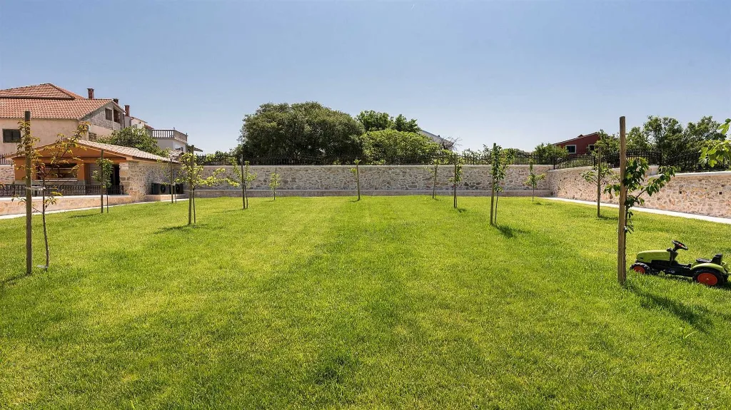 3-Bedroom Villa for 6 Guests in Skradin