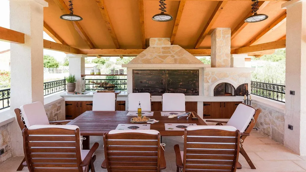 3-Bedroom Villa for 6 Guests in Skradin