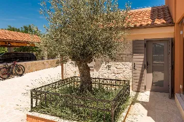 Stone Villa with Pool for 4 in Skradin