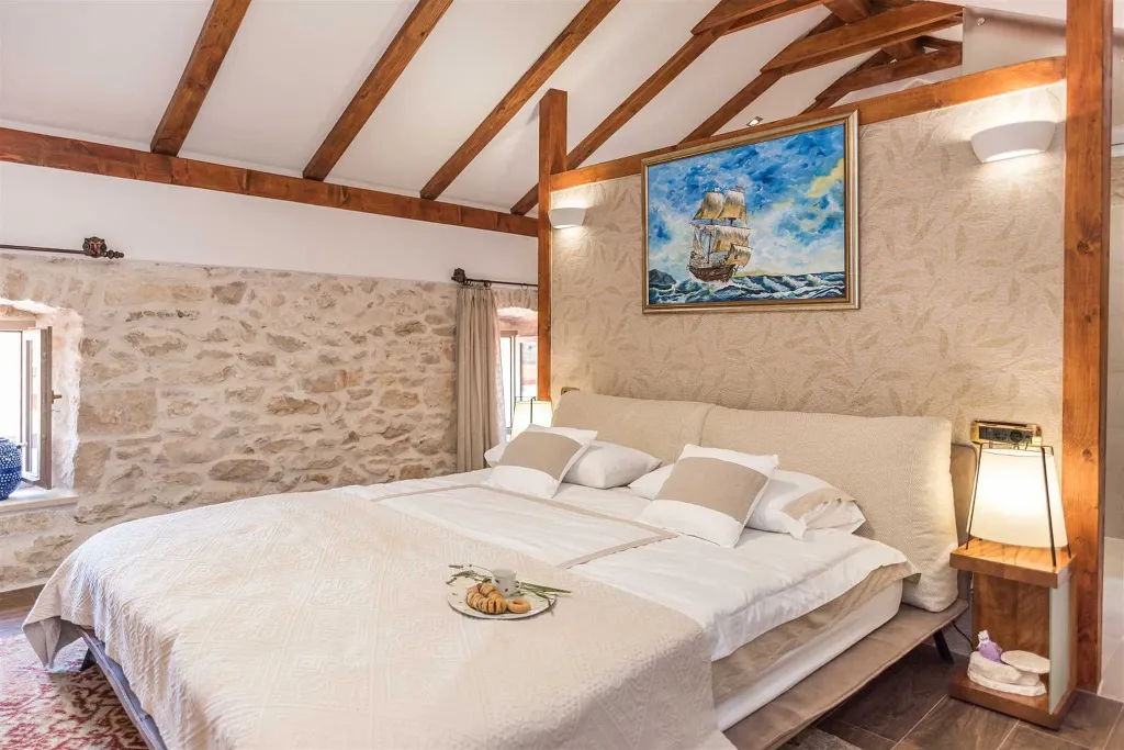 Stone Villa with Pool for 4 in Skradin