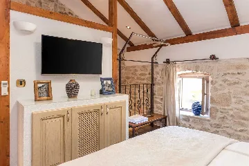 Stone Villa with Pool for 4 in Skradin