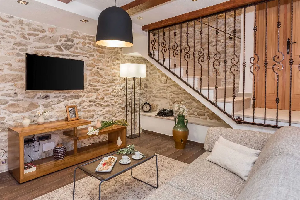 Stone Villa with Pool for 4 in Skradin