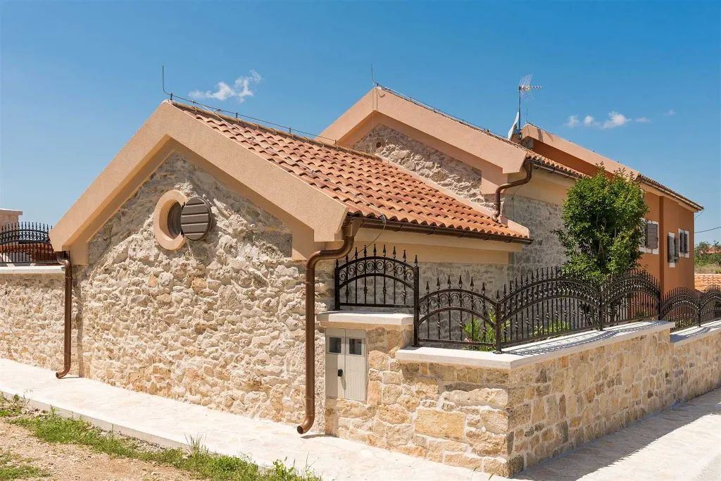 Stone Villa with Pool for 4 in Skradin