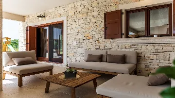 4-Bedroom Villa with Heated Pool in Hrboki