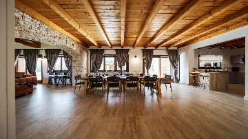 4-Bedroom Villa with Heated Pool in Hrboki