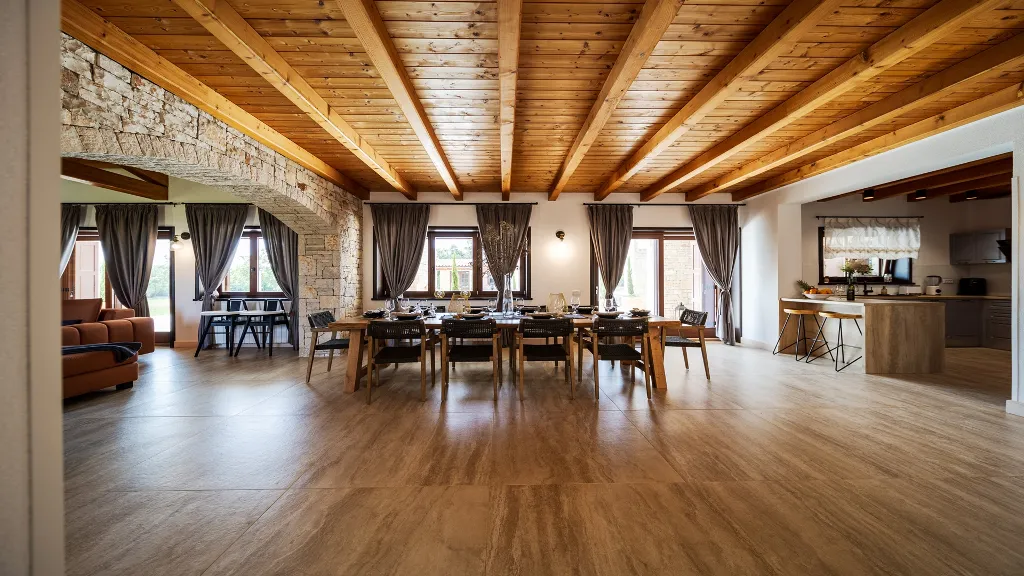 4-Bedroom Villa with Heated Pool in Hrboki