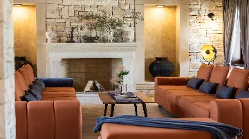 4-Bedroom Villa with Heated Pool in Hrboki