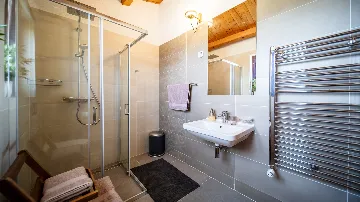 4-Bedroom Villa with Heated Pool in Hrboki