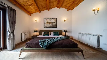 4-Bedroom Villa with Heated Pool in Hrboki