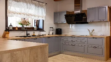 4-Bedroom Villa with Heated Pool in Hrboki