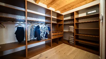 4-Bedroom Villa with Heated Pool in Hrboki