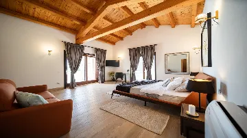 4-Bedroom Villa with Heated Pool in Hrboki