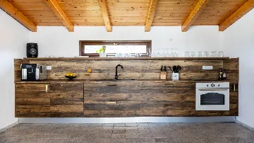 4-Bedroom Villa with Heated Pool in Hrboki