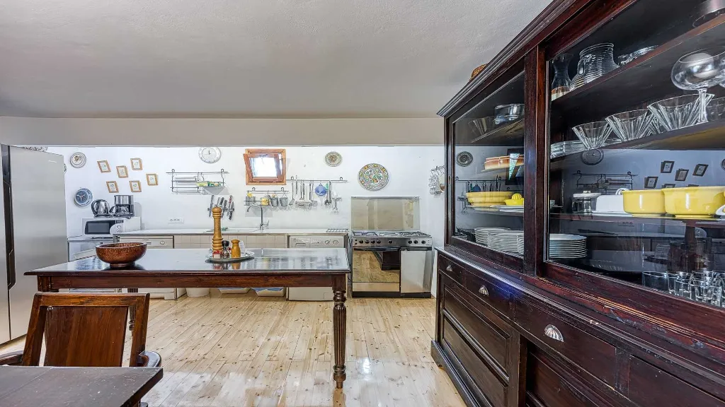 Three-Bedroom Villa with Garden in Malinska