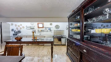 Three-Bedroom Villa with Garden in Malinska