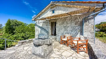 Three-Bedroom Villa with Garden in Malinska