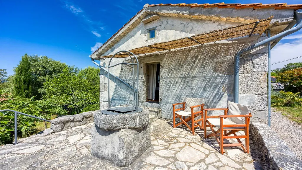 Three-Bedroom Villa with Garden in Malinska