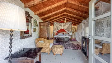 Three-Bedroom Villa with Garden in Malinska