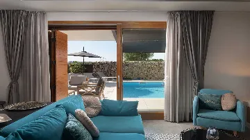 Nin Villa with Pool and Terrace Views