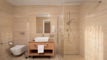 Nin Villa with Pool and Terrace Views