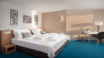 Nin Villa with Pool and Terrace Views