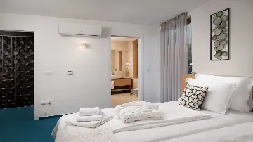 Nin Villa with Pool and Terrace Views