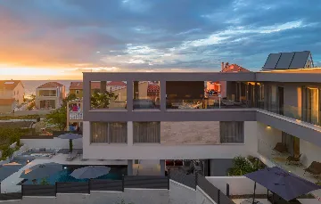 Villa with Pool in Petrčane for 8