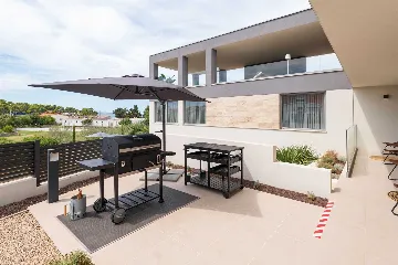 Villa with Pool in Petrčane for 8