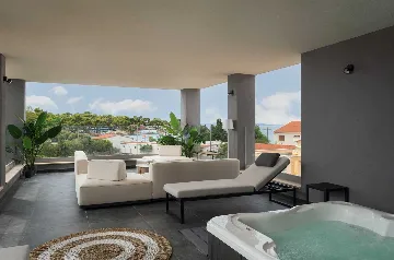 Villa with Pool in Petrčane for 8