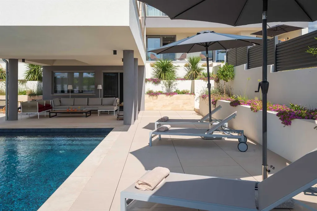 Villa with Pool in Petrčane for 8