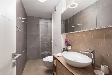 Villa with Pool in Petrčane for 8