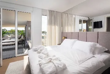 Villa with Pool in Petrčane for 8