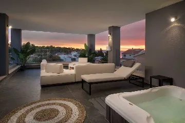 Villa with Pool in Petrčane for 8