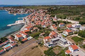 Villa with Pool in Petrčane for 8
