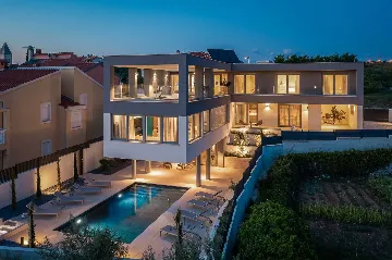 Villa with Pool in Petrčane for 8