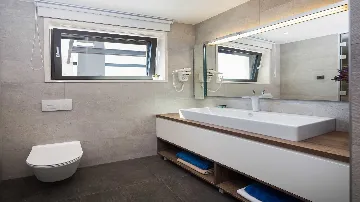 4-Bedroom Villa in Okrug Gornji, Croatia