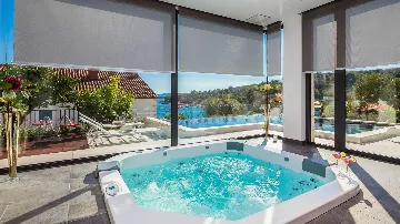 4-Bedroom Villa in Okrug Gornji, Croatia